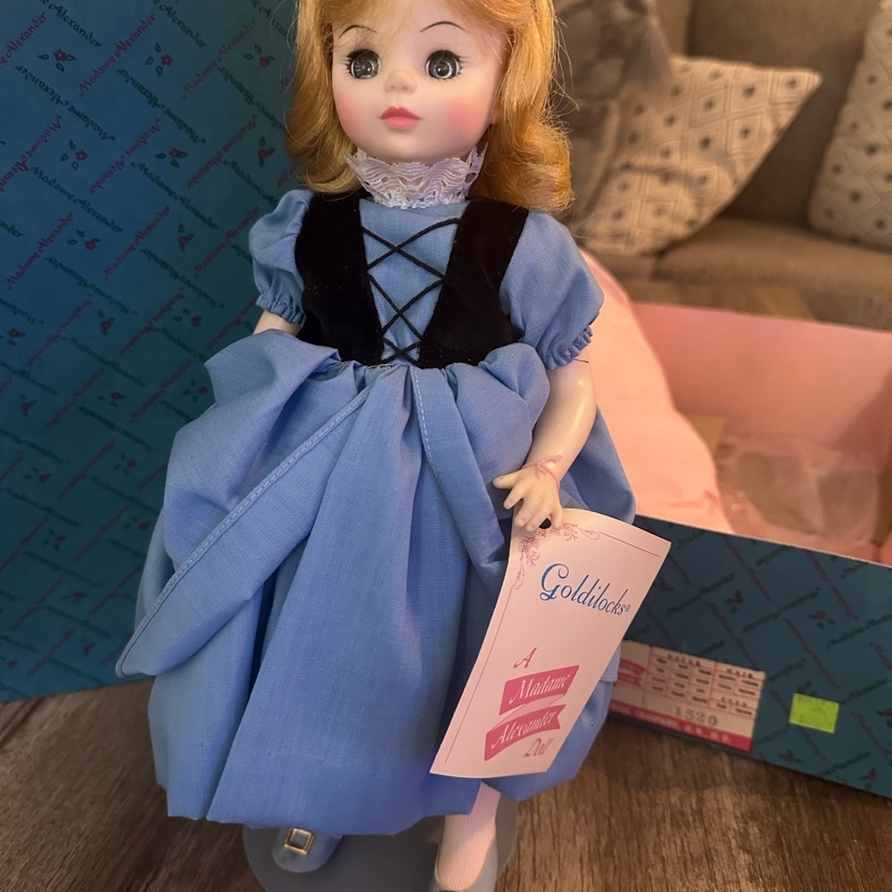Goldilocks Madame Alexander 14”, # 1520 Porcelain Doll​
